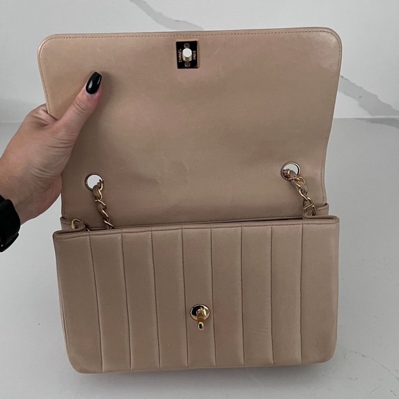 Chanel Vintage Mademoiselle - Picture 8 of 16